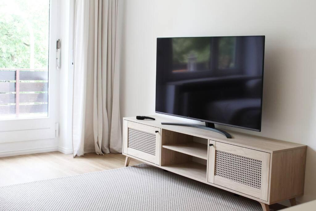 Cozy, Quiet Apartment *